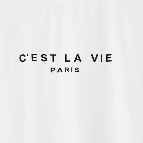 NEW LISTING!! "Cest La Vie" Tee - Picture 4 of 5